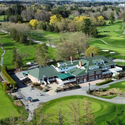 Pavillon / Clubhouse 